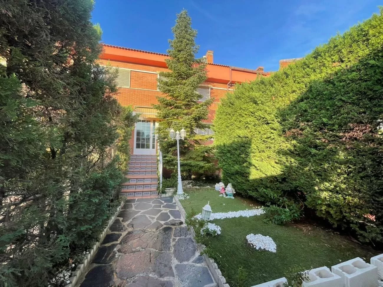 Paseo del Circuito, property->address->location->zones->zones->LEVEL7->name, Zona norte (Ref.2121)