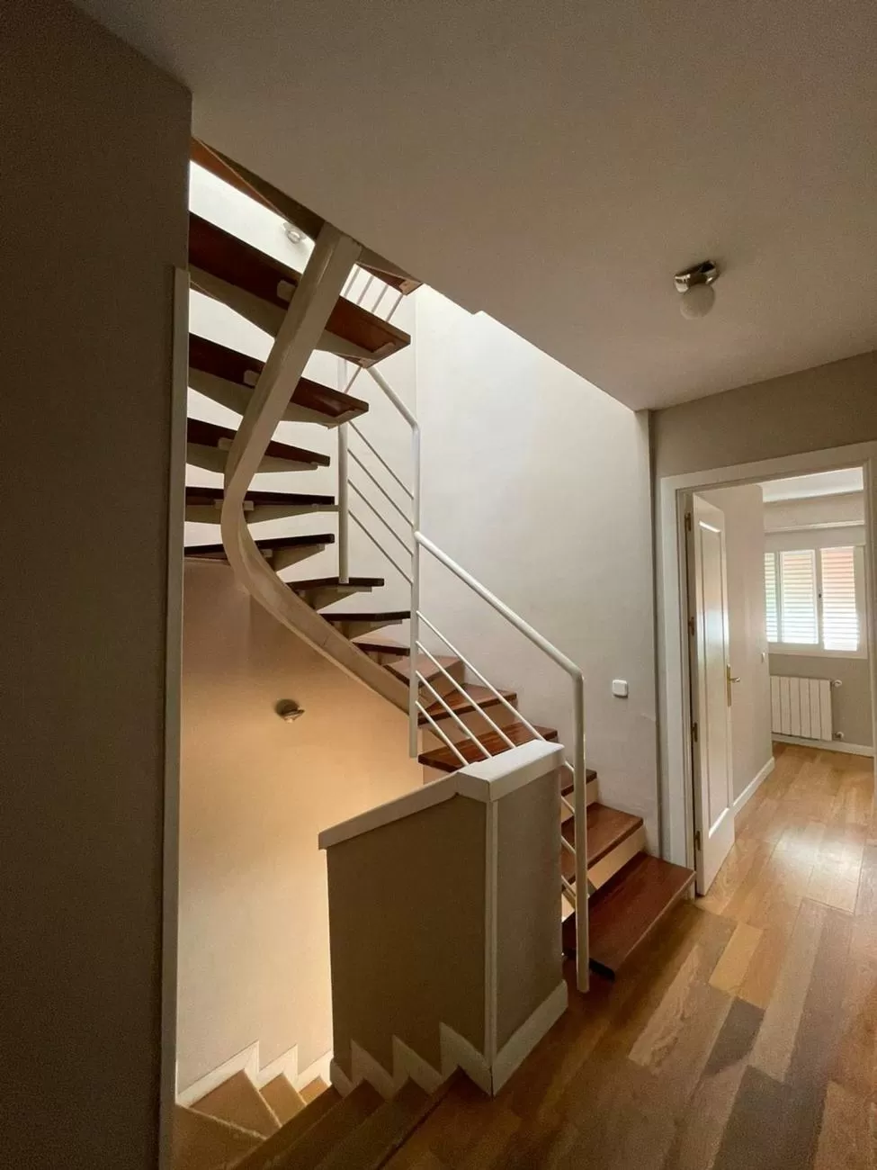 Imagen de Paseo del Circuito, property->address->location->zones->zones->LEVEL7->name, Zona norte (Ref.2121) Imagen de Paseo del Circuito, property->address->location->zones->zones->LEVEL7->name, Zona norte (Ref.2121)