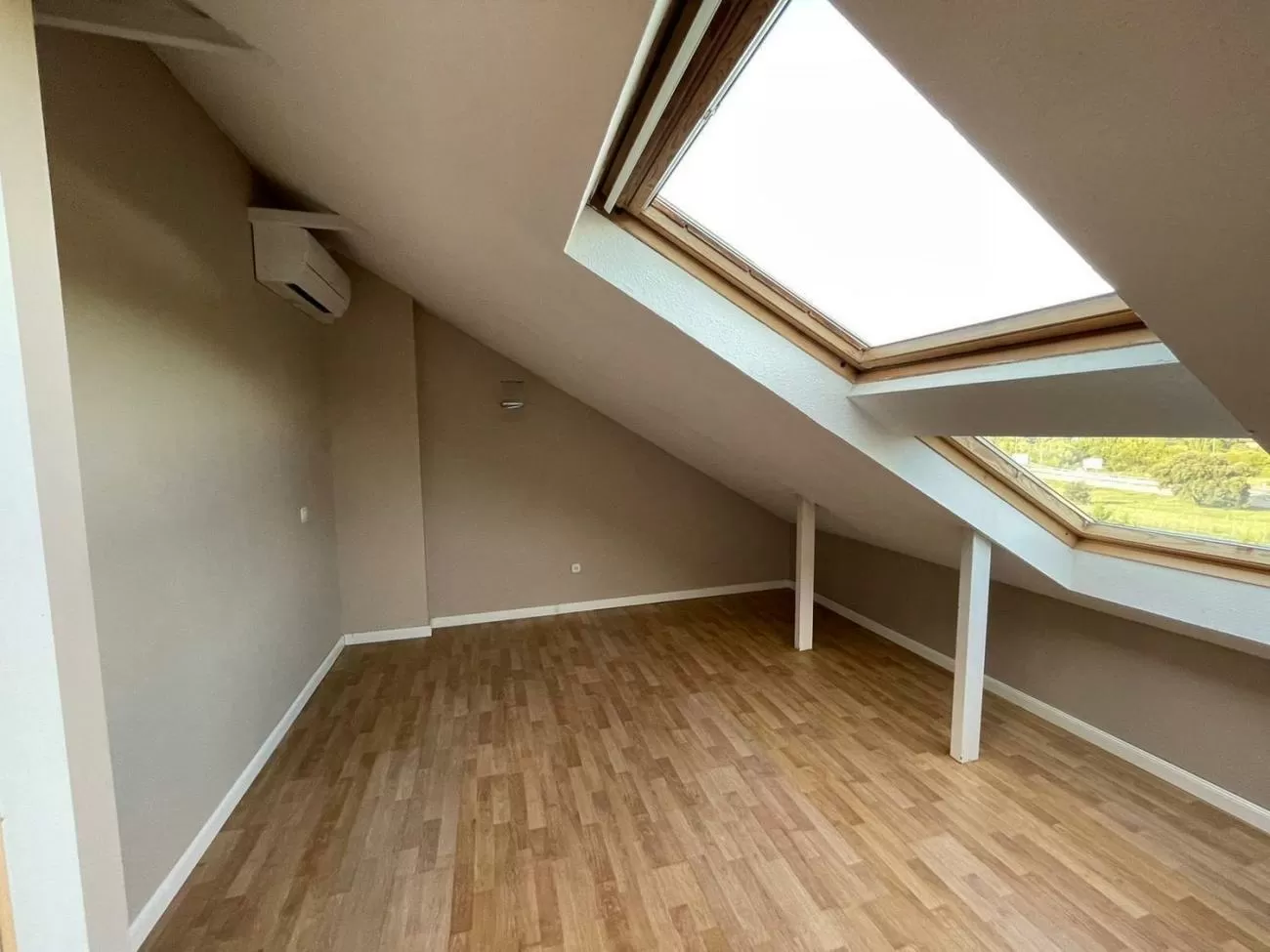 Imagen de Paseo del Circuito, property->address->location->zones->zones->LEVEL7->name, Zona norte (Ref.2121) Imagen de Paseo del Circuito, property->address->location->zones->zones->LEVEL7->name, Zona norte (Ref.2121)