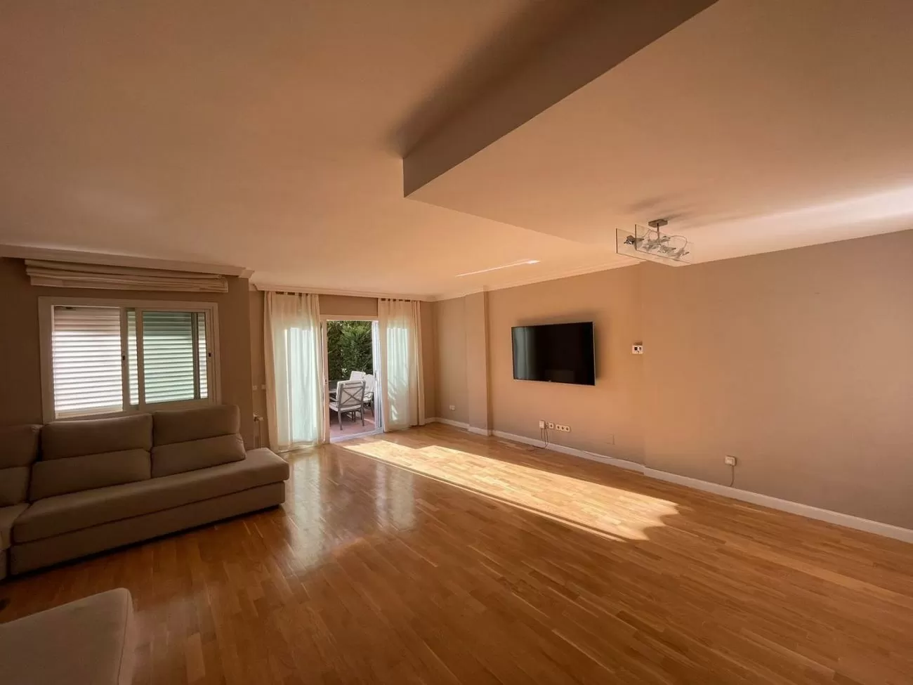 Imagen de Paseo del Circuito, property->address->location->zones->zones->LEVEL7->name, Zona norte (Ref.2121) Imagen de Paseo del Circuito, property->address->location->zones->zones->LEVEL7->name, Zona norte (Ref.2121)