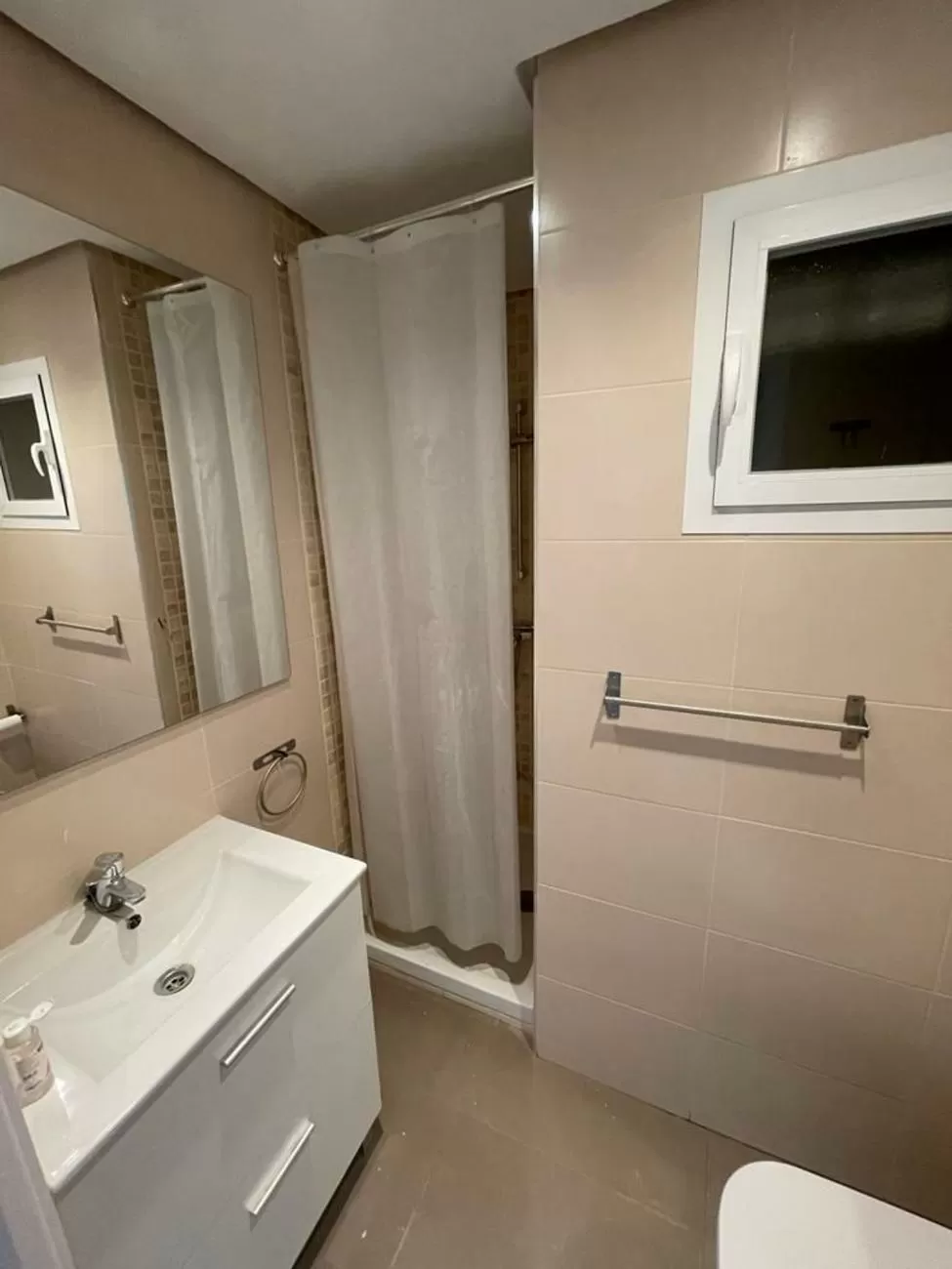 Imagen de Calle AV ALBERTO ALCOCER, Chamartín, Madrid capital (Ref.)