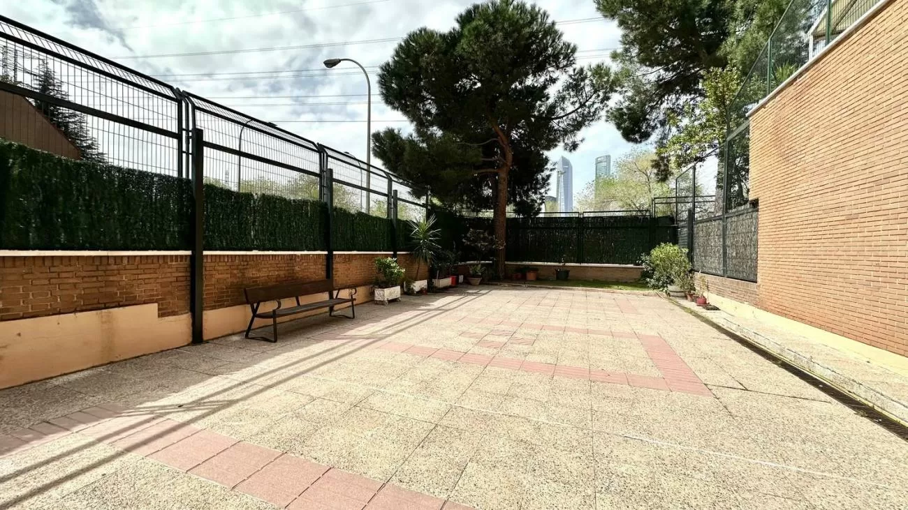 Imagen de Avenida de Burgos, Chamartín, Madrid capital (Ref.1816-2) Imagen de Avenida de Burgos, Chamartín, Madrid capital (Ref.1816-2)