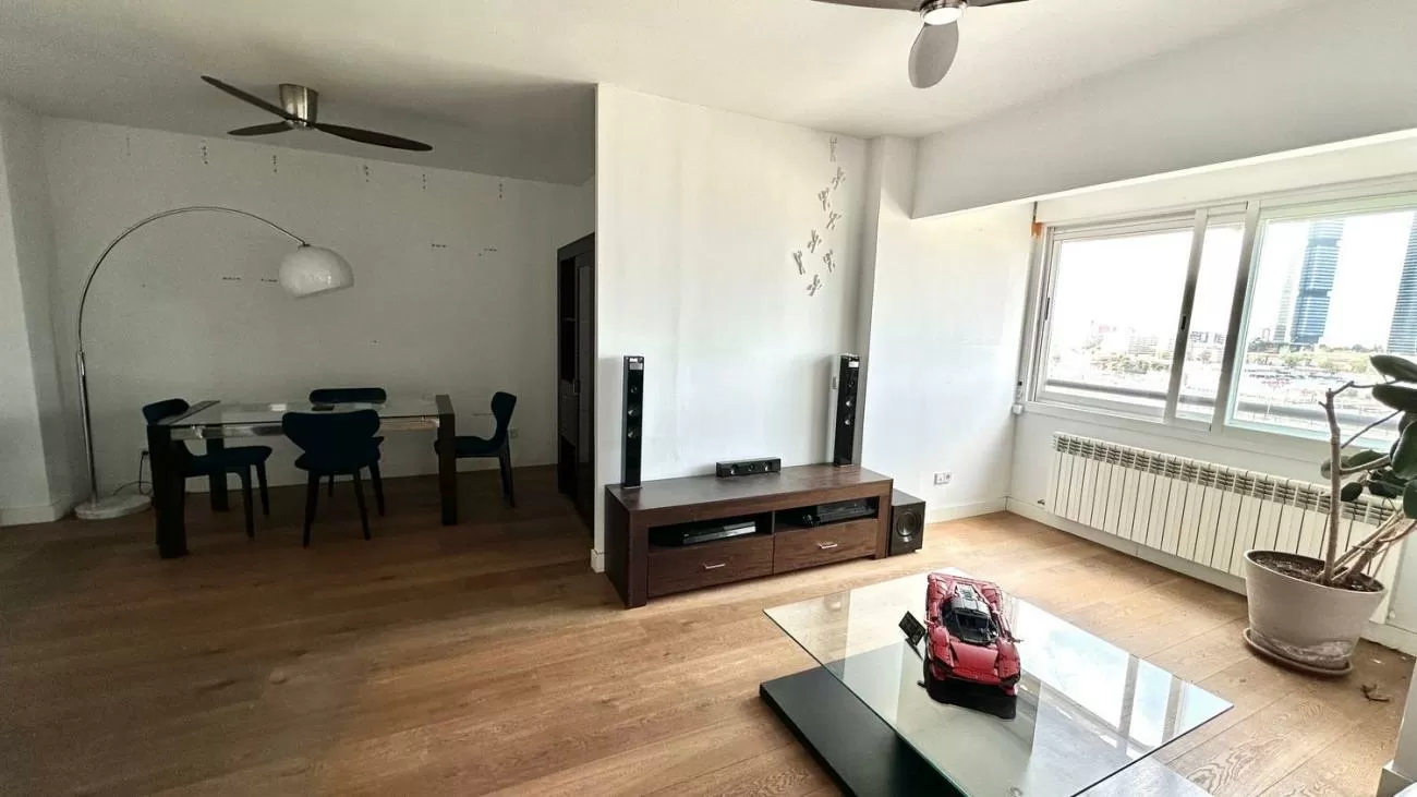 Imagen de Avenida de Burgos, Chamartín, Madrid capital (Ref.1816-2) Imagen de Avenida de Burgos, Chamartín, Madrid capital (Ref.1816-2)