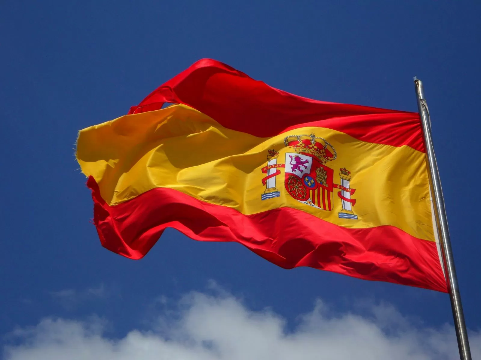 Cómo Obtener la Residencia en España por Inversión: Golden Visa (Ley 14/201