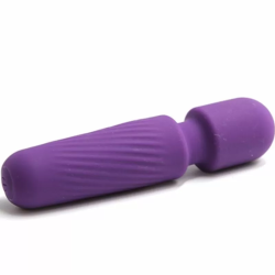 Imagen de YOUR MAGIC MASAJEADOR & VIBRADOR RECARGABLE 10 VIBRACIONES MORADO